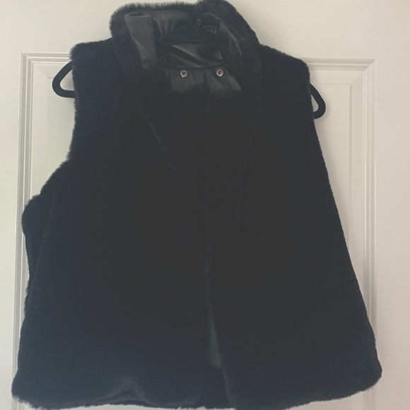Anthropologie vegan fur vest--never worn - Picture 2 of 6